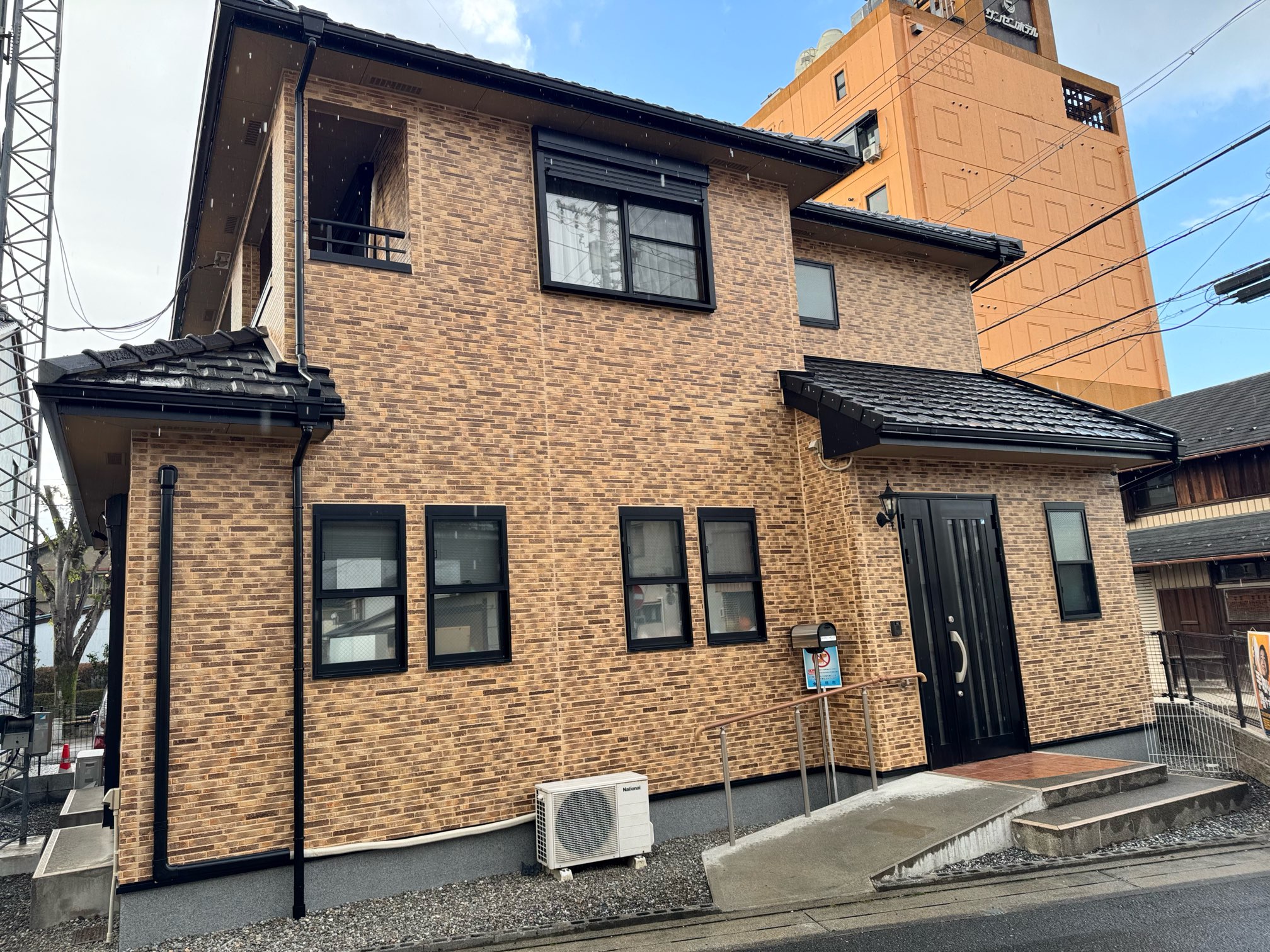 岐阜県大垣市　Y様邸🏠デザイン塗装＆土間左官　